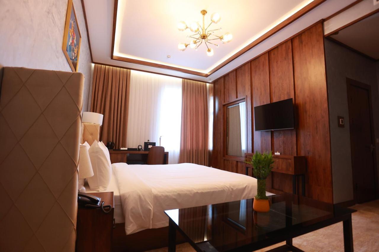 Regal Hotel By Grand Navoi Eksteriør billede