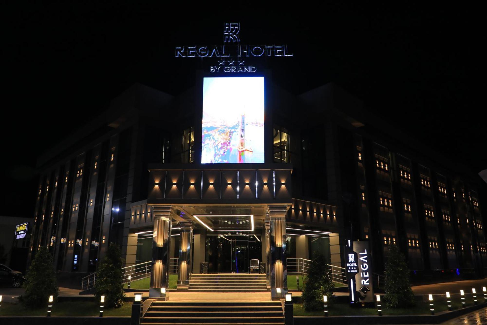 Regal Hotel By Grand Navoi Eksteriør billede